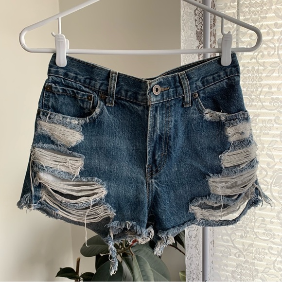 Vintage Levi’s 508 Distressed Denim Shorts - Picture 1 of 7